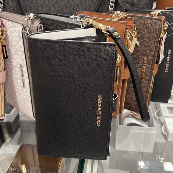 MICHAEL KORS LARGE DOUBLE ZIP WRISTLET WALLET PHONE CASE CLUTCH 
Black - Picture 6 of 16